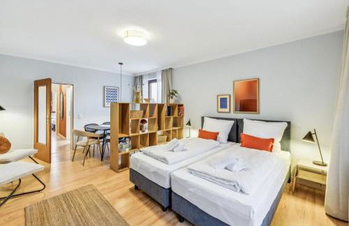 NASA Homes I Moderne Suite I Zentral I 3 Zimmer I 3 Balkone I neu renoviert I Smart TV I Hotelbetten - Foto 14