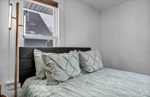 Modern Stylish Urban Haven 4 Bedroom 2 Bath - Dog Friendly - Foto 14