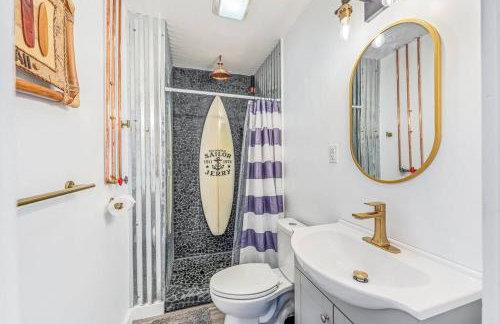 Livin Right Surf Loft: pickleball, basketball, close to the fun - Foto 3