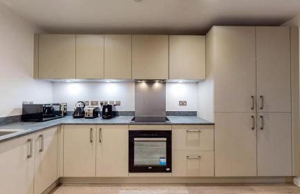 Stylish 2-bed flat,Secure Parking - Foto 14