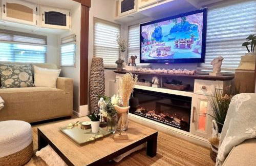 1 Large Bedroom Outdoor Patio - Photo 19