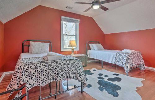 Blue Ridge Retreat with Mountain Views and Deck - Foto 20