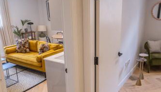 Modern, stylish newly refurbished 2nd floor apartment in Fitzrovia - Photo 3
