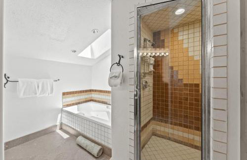 Carpe Montem - Modern, Views, Large Deck, Hot Tub, Private - Foto 26