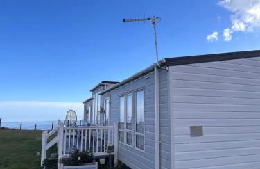 The Lodge - Dog-Friendly Sea View Lodge - Pool available for Long Stays - Foto 9