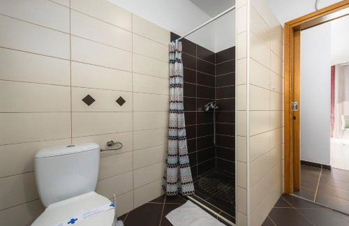 Traumhaftes Apartment nur 500 Meter zum Strand mit Grill, Waschmaschine, Klima - Foto 11