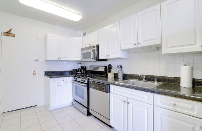 Crystal City Comfortable Apartments - Photo 54