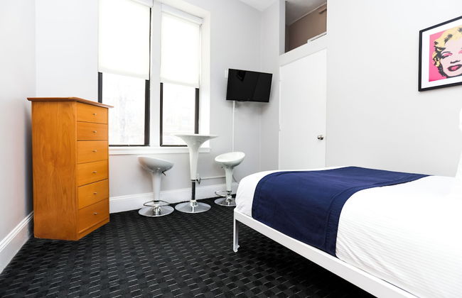 Maverick Suites at 400 Columbus Ave - Foto 33