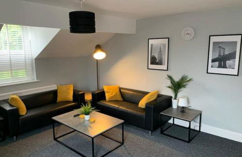 Fantastic Large 2 X Bedroom Flat, Free Parking - Photo 8