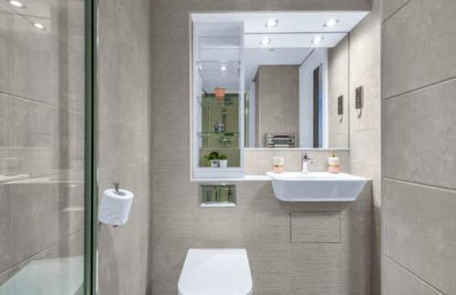 Studio For 2 In Leeds Free Breakfast - Photo 11