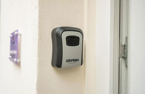 College Suites - Photo 21