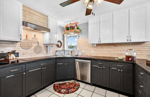 Renovated 4BR Lake Texoma Retreat with Hot Tub - Foto 6