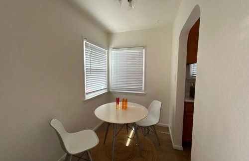 Entire Home by Newport Beach, Disneyland and SNA! - Foto 16