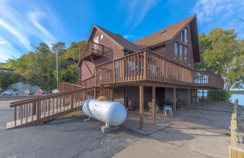 Custom Waterfront Lodge, 4 bed, 4 Bath, Sleeps 12! - Foto 47