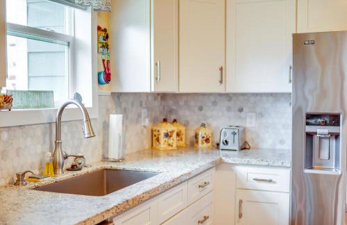 Walk to Gold Beach Charming Cottage with Yard! - Foto 10