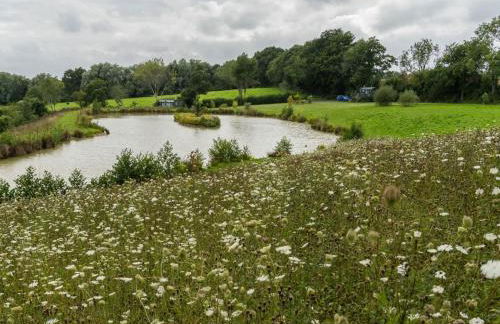 Peaceful ensuite lakeside cabin 'Tench' - Foto 4