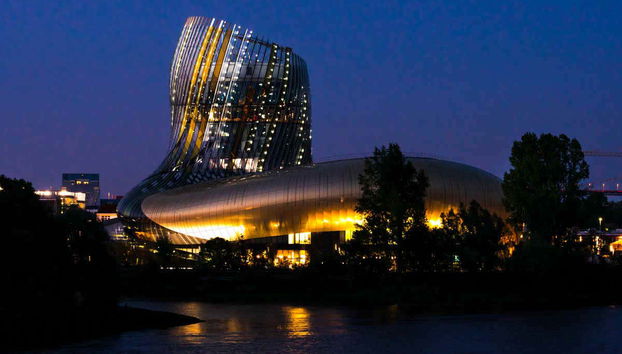 A Cité du Vin à noite