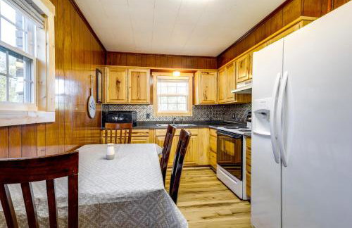 Devils Fork Resort Cabin with Designated Boat Slip! - Foto 10