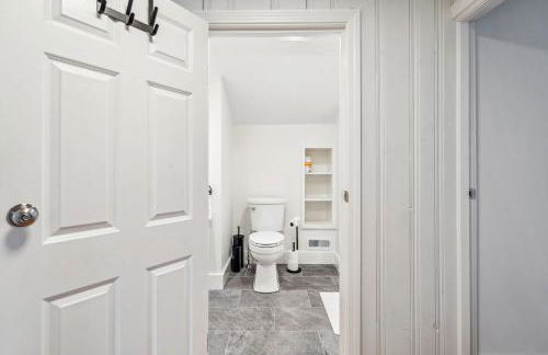 Seaside Serenity Steps to Beach Deck & Porch - Foto 36