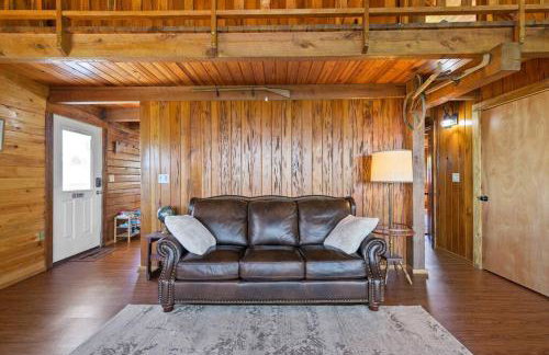 Fun fishing river cabin 23mi to beach with private dock 3BD 2BA - Foto 13