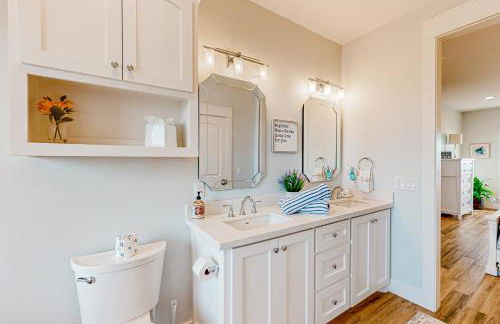 Stunning Beachfront Cargo Lift Sleeps 14 - Foto 18