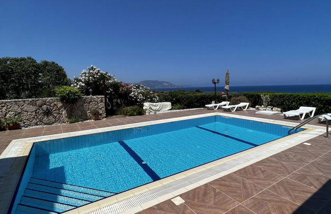 Enchanting Villa With Backyard in Cesme Near Beach - Foto 33