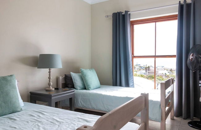 Serene Langebaan Getaway With Garden Views - Photo 2