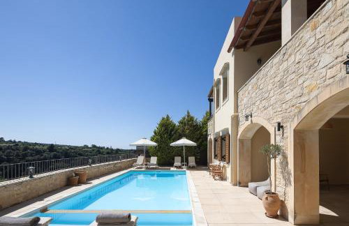 Ilys Home, a Country-chic Retreat with Pool & BBQ, By ThinkVilla - Photo 1