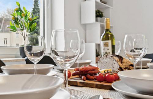 Modern-Netflix-Messe-Veltins Arena-Free Parking - Foto 13