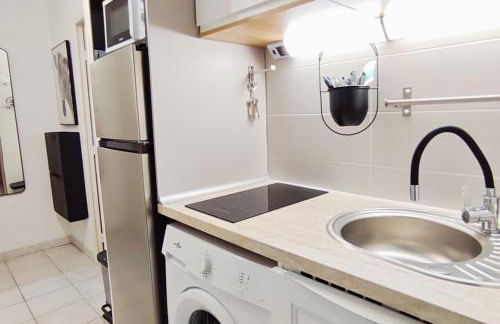 RAVAS Studio climatisé terrasse proche commerces - Photo 11