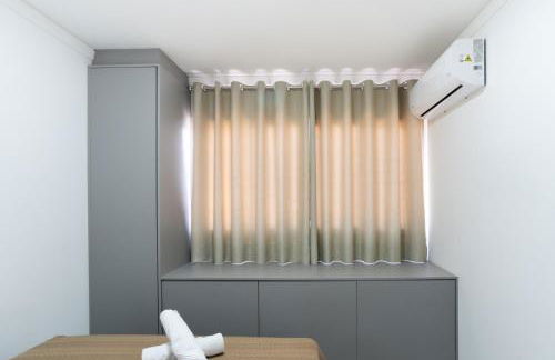 Central novo, andar alto-2quartos com Ar-Cond Q e F - Foto 47