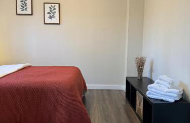 Poconos Chalet -Kayaks- HotTub-Karaoke-Lake - Foto 52