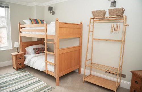 5 Bed Luxury Townhouse with Hot Tub, Rooftop Terrace, Perfect for Groups, Near Cruise Terminal - Foto 45