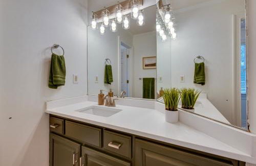 Newnan Vacation Rental with Pool and Pickleball Court! - Photo 24