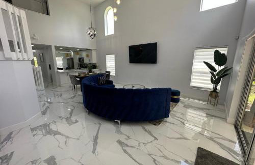 Modern, Fully Updated Southern Dunes Home - Golf Course Views - Foto 10