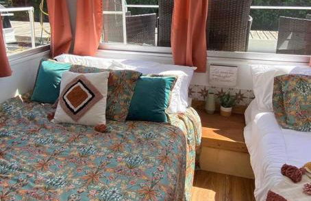 Unique and Serene Sunset Houseboat for 4 - Foto 10