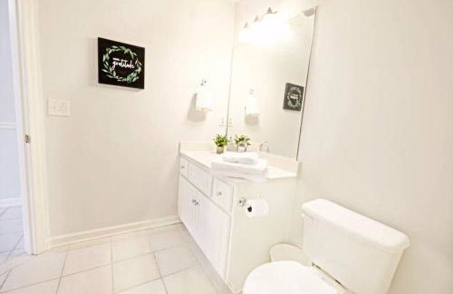 Dwell Proper 2 Bedroom Condo - Foto 6