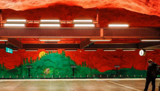 Free tour por el metro de Estocolmo - Photo 4, Murales de la estación Solna Centrum