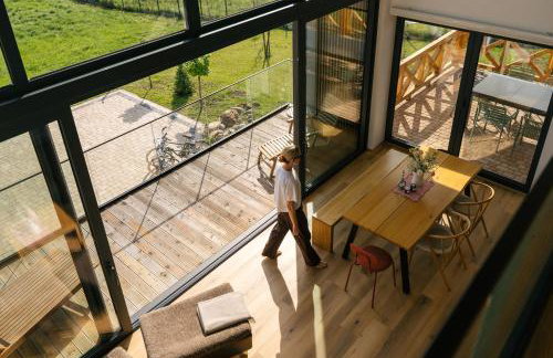 Rumiane pola - stodoła na Mazurach z widokiem na jezioro - Foto 23