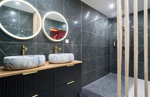 L'Amoria - Suite Romantique moderne avec Jacuzzi & Sauna - Foto 7