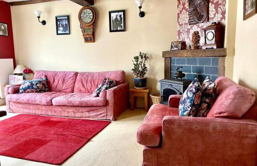 Mid-Wales Farmhouse, swimming pool, tranquil countryside views, sleeps 14 - Foto 38