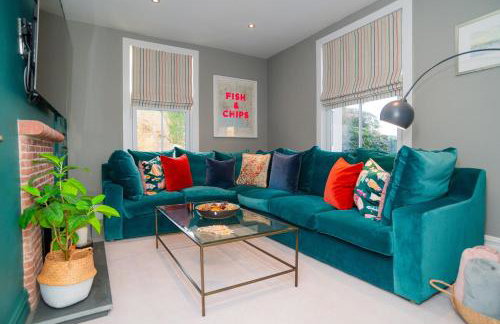 Ultimate Coastal Luxury - 5 Bed, Spacious, Parking, Hot Tub - Foto 14