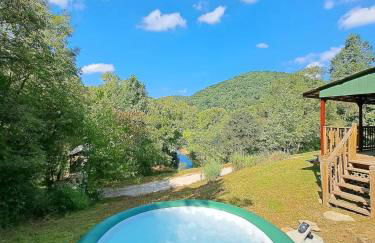 Covered Bridge Hideaway, swimming hole hot tub - Foto 3
