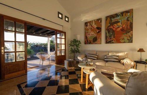 Villa Mo Luxury Heated Pool - Photo 12