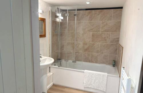 Family Cotswolds Cottage Farm Stay - The Smythy - Foto 20