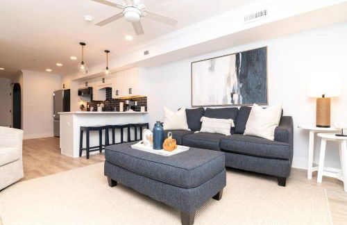 NEW 3BR-3BA Beach Block with Parking - Photo 4