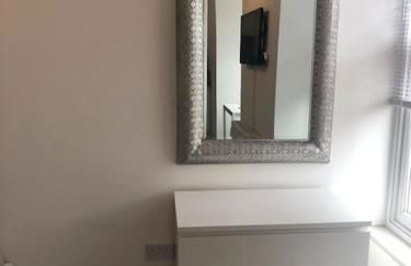 Newly Renovated Modern Studio Apartment - Foto 3