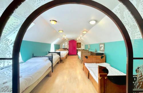 The Timber Barn South Downs West Sussex Sleeps 18 - Foto 10