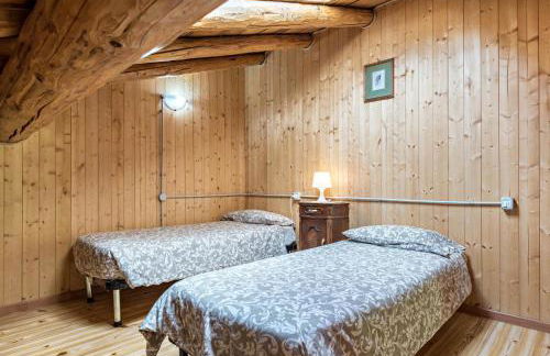 Baita Rustica immersa nel verde - Photo 17