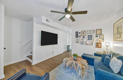 Chic & Modern 2BD Near CAE - Foto 10